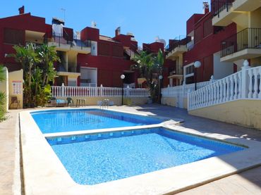 Apartamento con balcón en venta en Desamparados - Hurchillo - Torremendo
