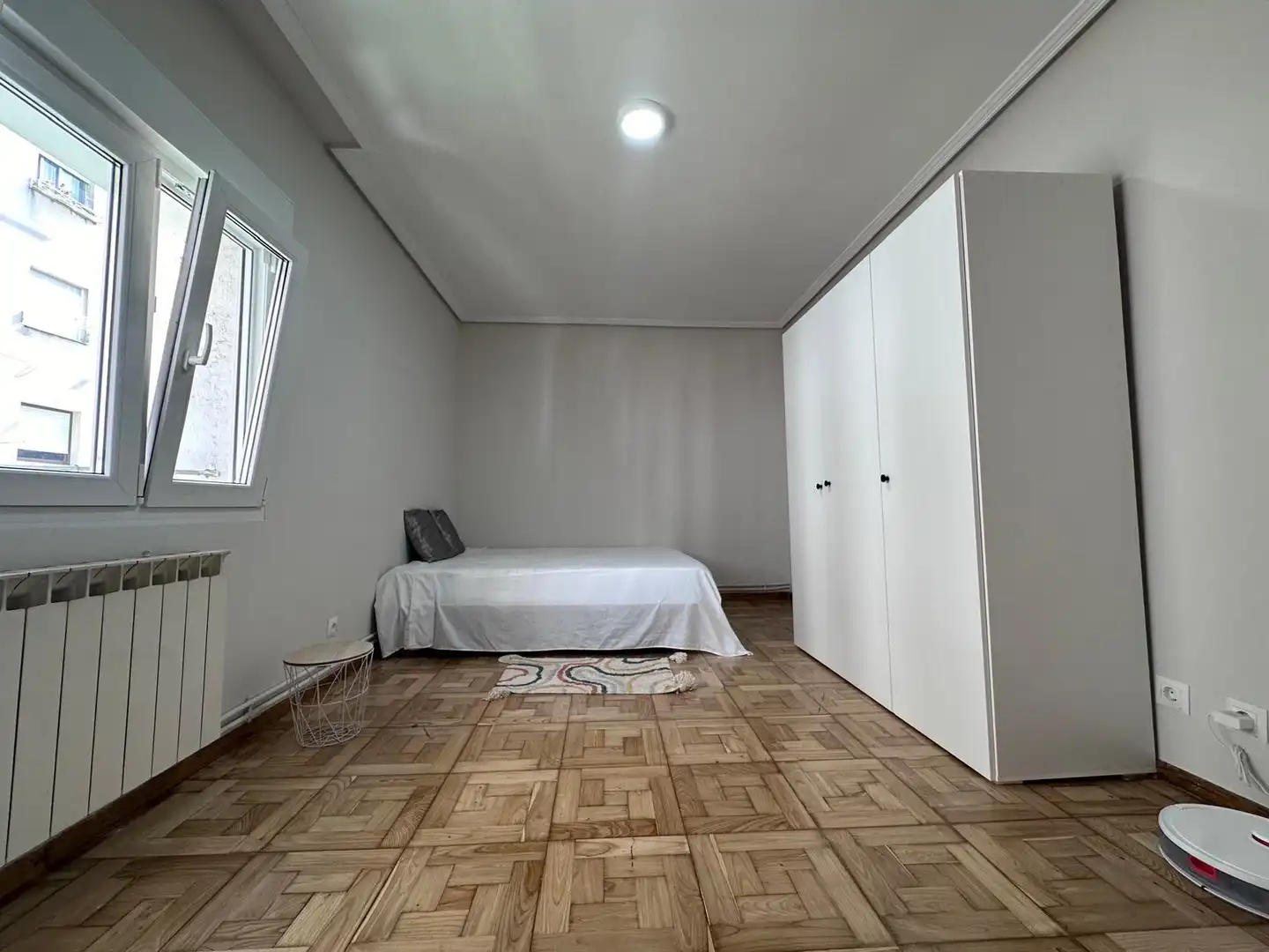 Schlafzimmer von Wohnung zur Miete in Santander mit Heizung und Möbliert