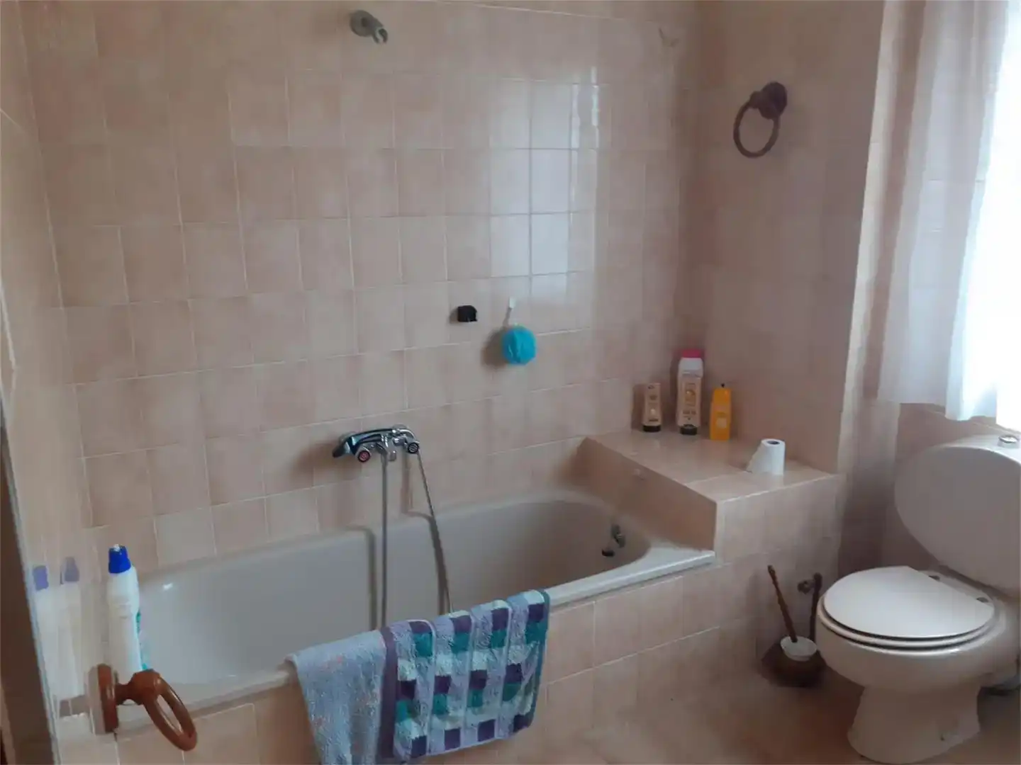 Bany de Casa o xalet en venda en Cesuras amb Jardí privat, Traster i Moblat