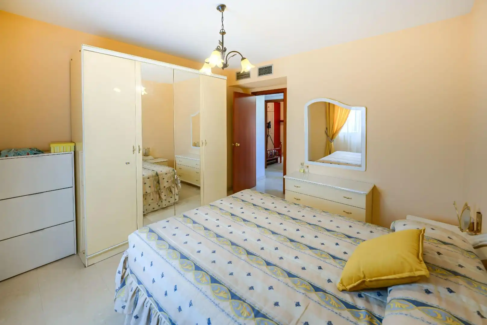 Habitación de Piso en venta en Sevilla