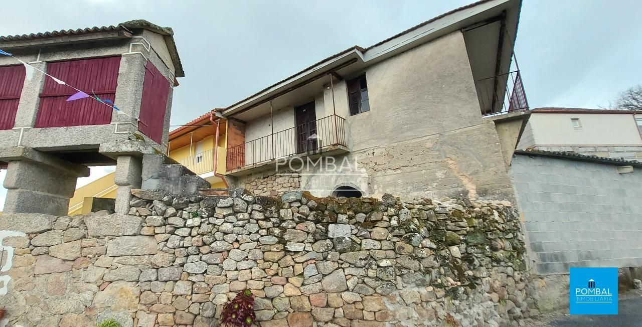 Vista exterior de Casa o xalet en venda en San Amaro amb Calefacció, Jardí privat i Balcó
