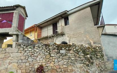 Vista exterior de Casa o xalet en venda en San Amaro amb Balcó