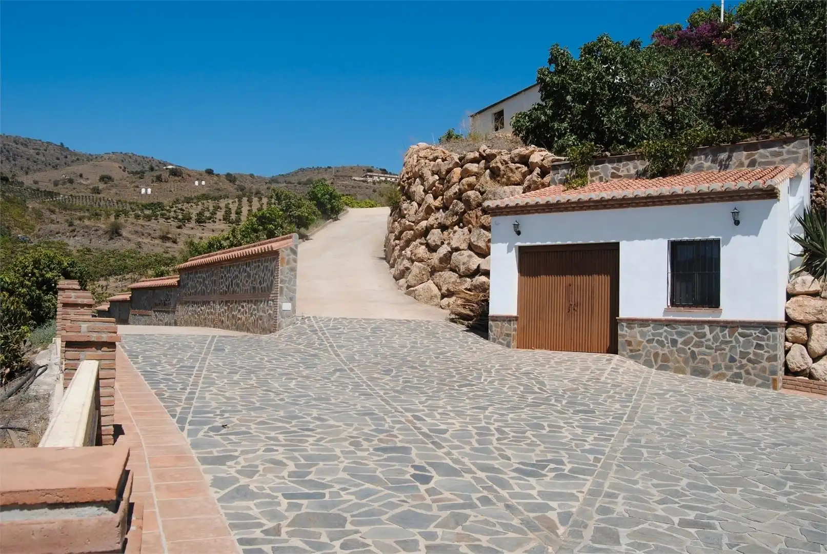 Vista exterior de Casa o chalet en venta en Vélez-Málaga con Aire acondicionado, Jardín privado y Terraza