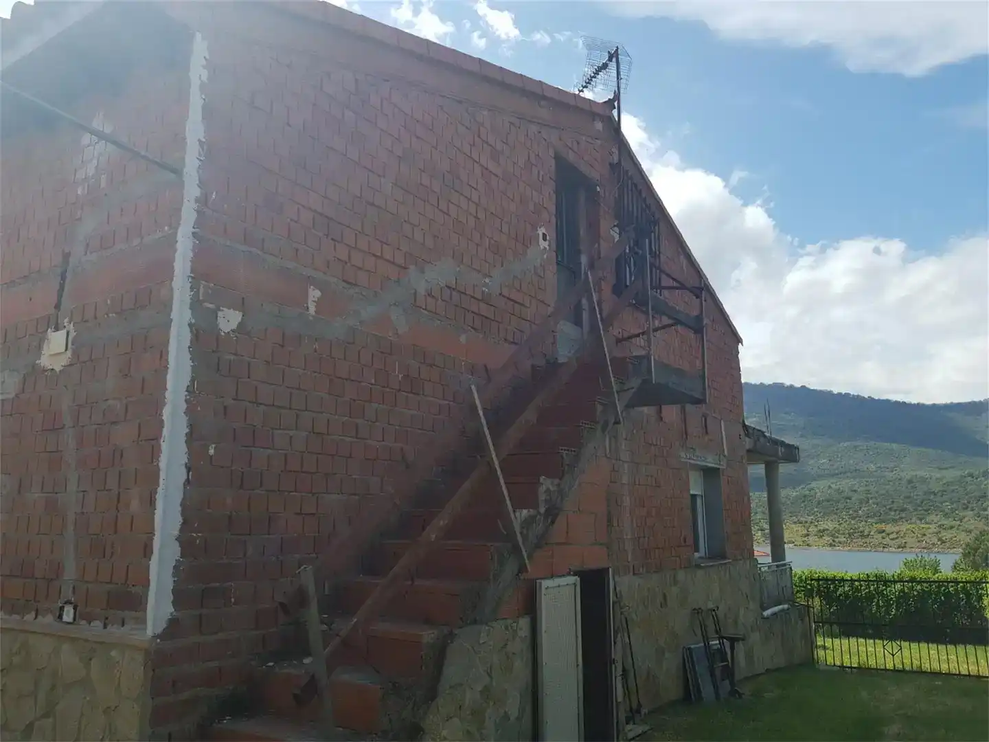 Vista exterior de Finca rústica en venda en Casas del Castañar