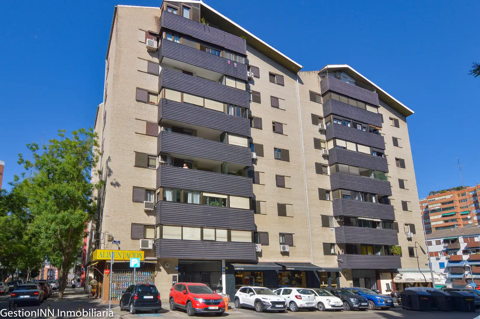 Vista exterior de Piso en venta en Madrid con Calefacción, Parquet y Terraza