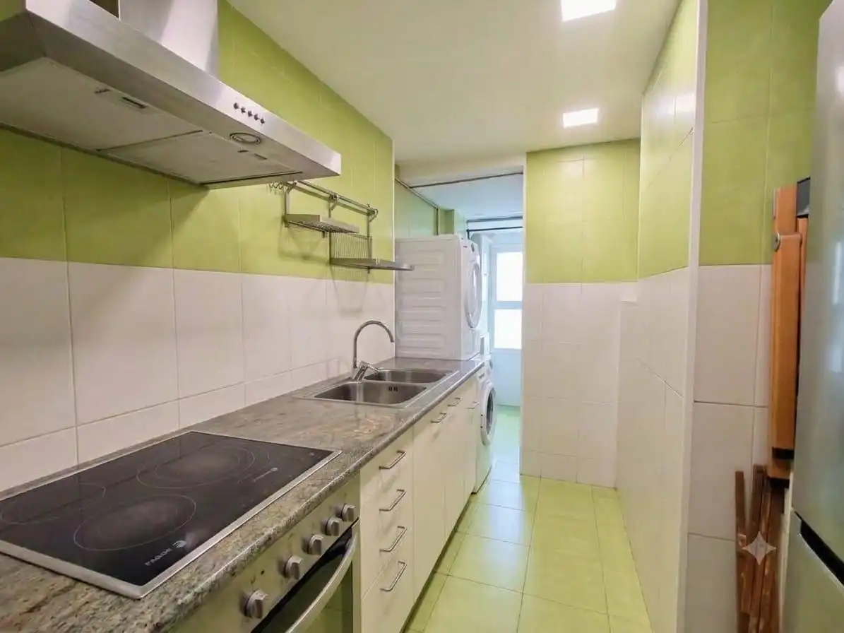 Cuina de Planta baixa en venda en Barcelona amb Calefacció i Moblat