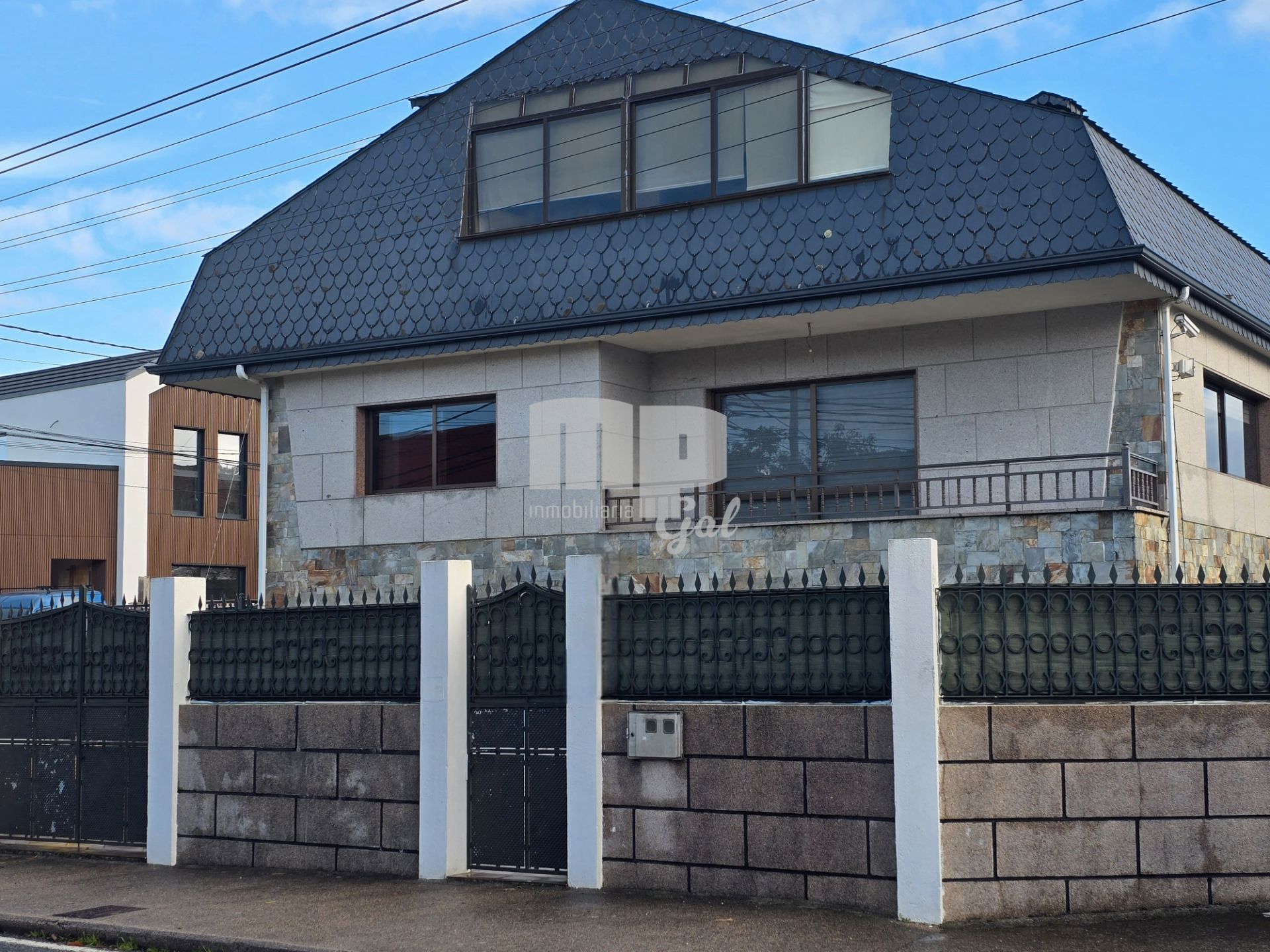 Exterior view of House or chalet for sale in Vigo   with Heating, Private garden and Parquet flooring