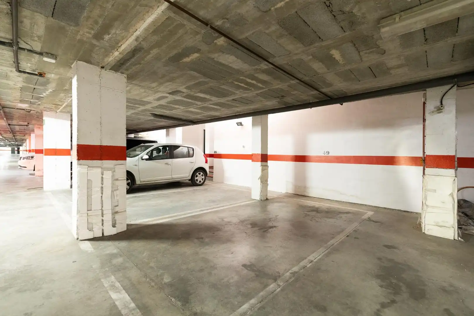 Parking de Casa adosada en venta en Rincón de la Victoria con Trastero y Piscina comunitaria