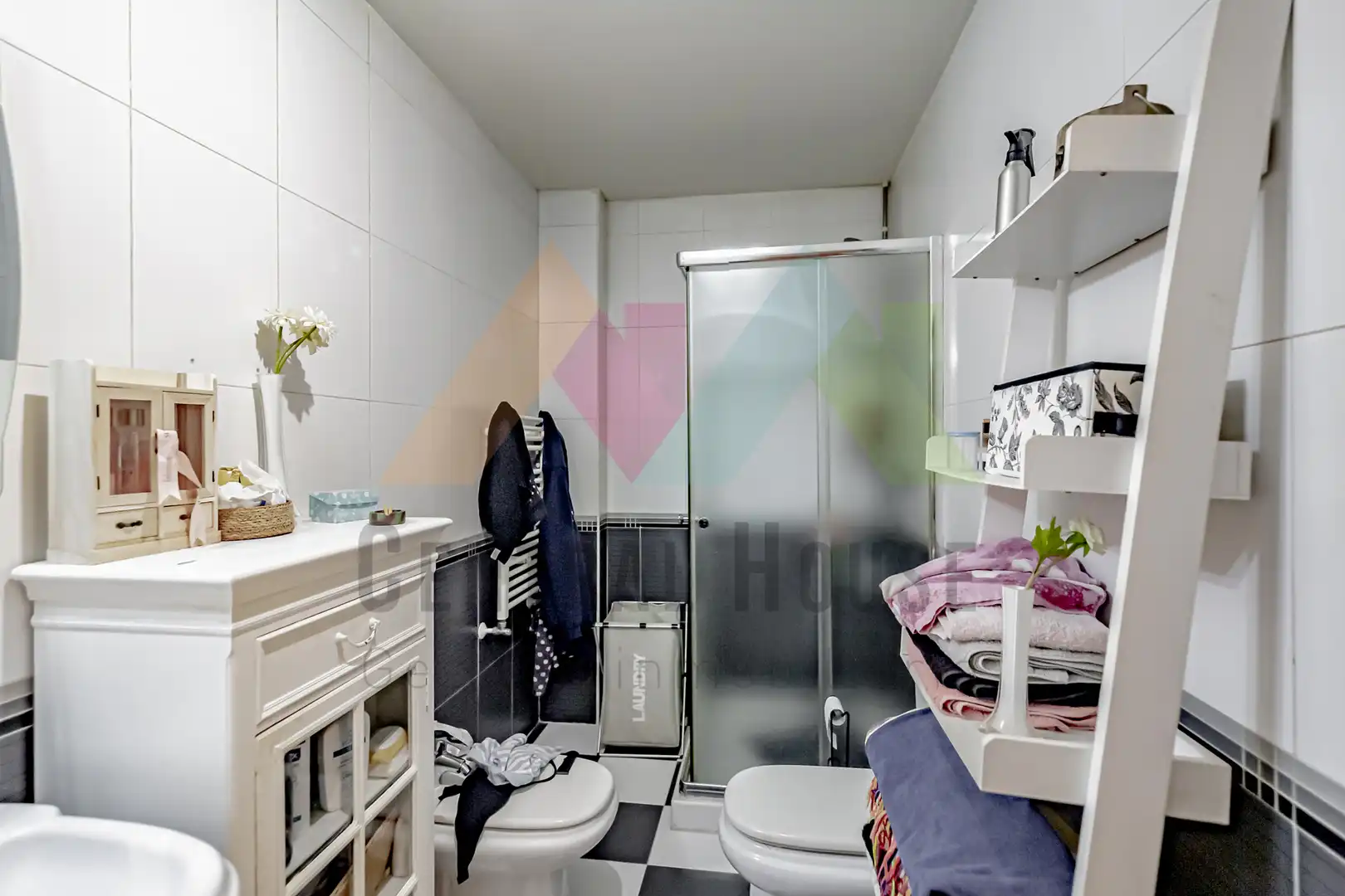 Baño de Casa adosada en venta en Guadalajara con Aire acondicionado, Calefacción y Jardín privado