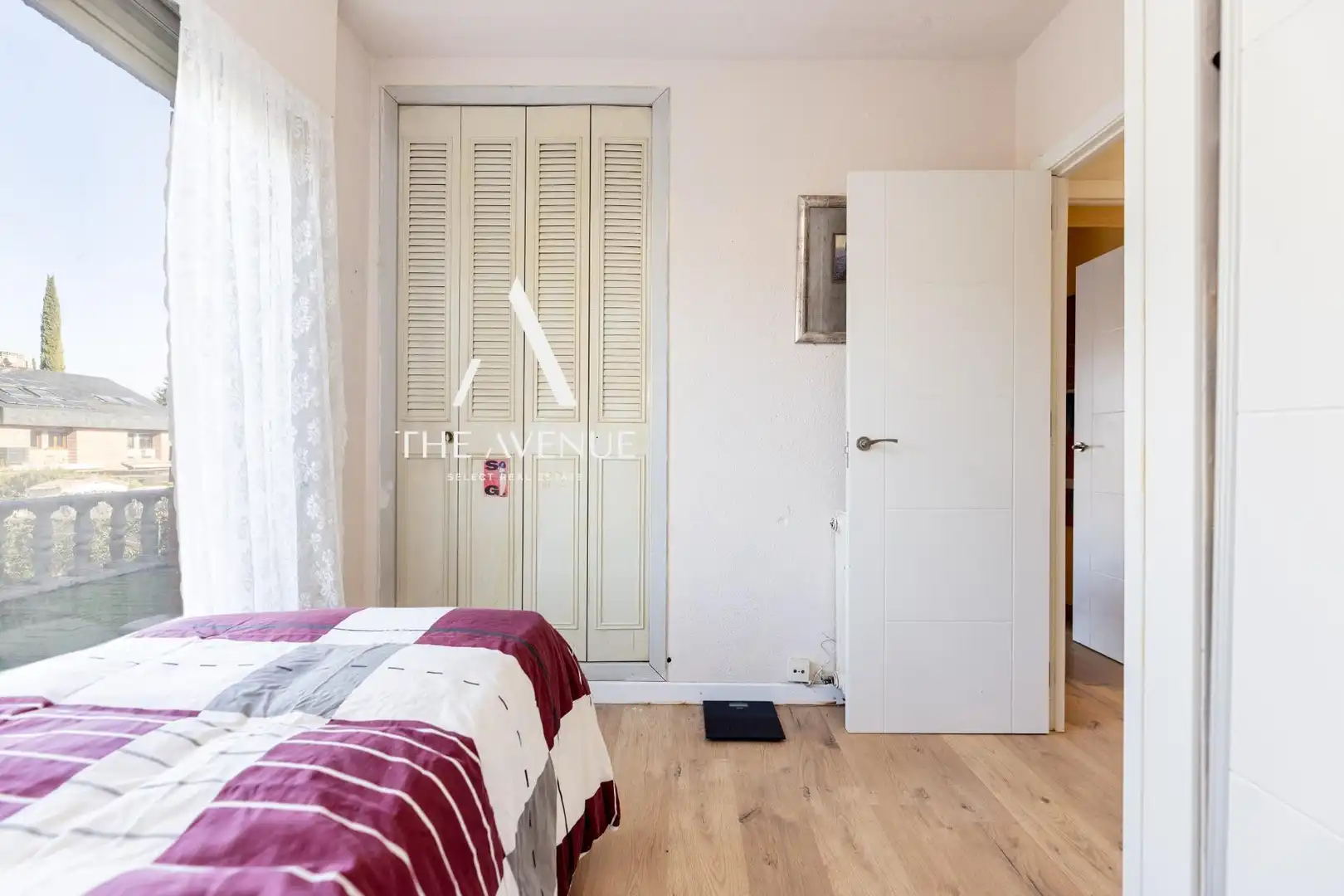 Dormitori de Casa adosada en venda en Las Rozas de Madrid amb Calefacció, Jardí privat i Parquet