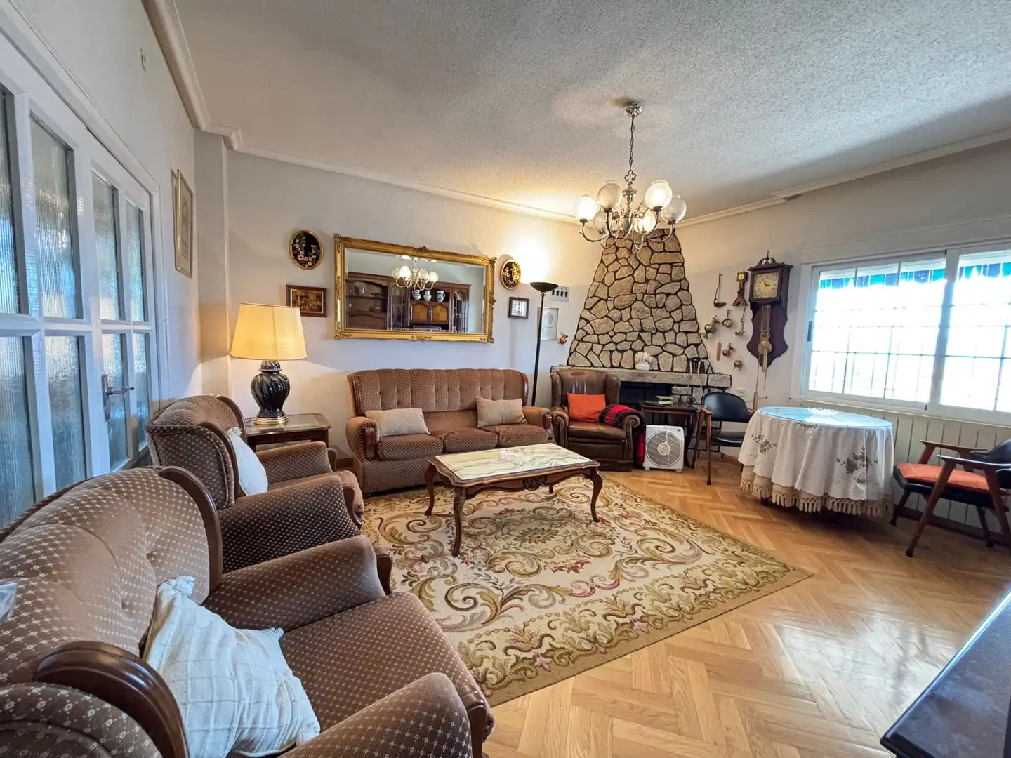 Sala d'estar de Casa o xalet en venda en El Barraco  amb Calefacció, Jardí privat i Terrassa