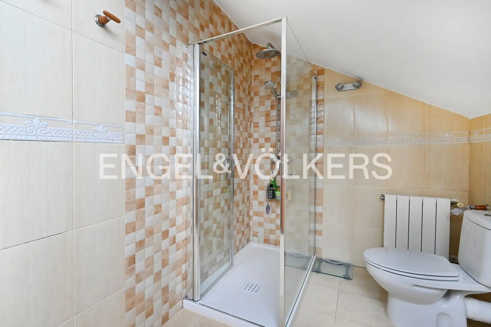 Baño de Casa o chalet en venta en Santa Cruz de Bezana con Aire acondicionado, Calefacción y Jardín privado