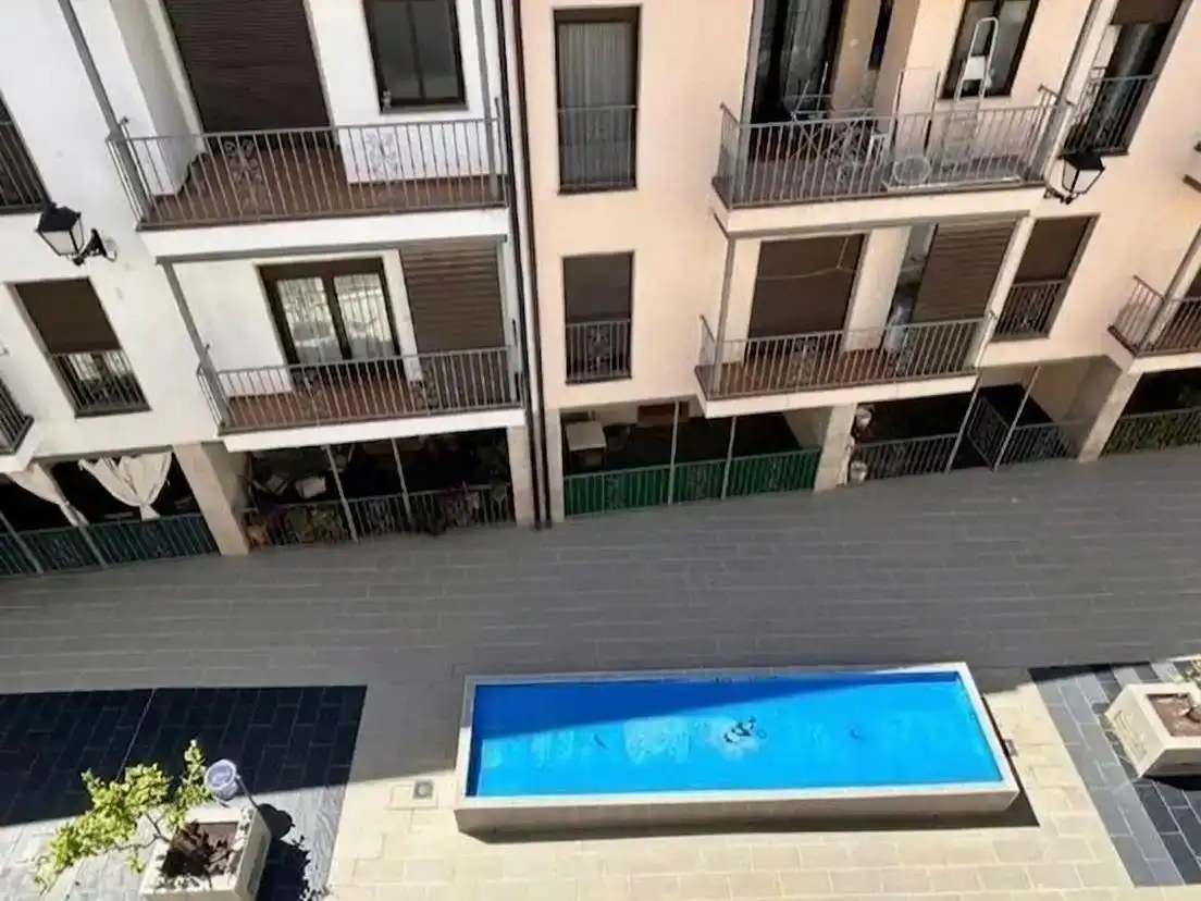 Schwimmbecken von Maisonette zur Miete in Baeza, Jaén