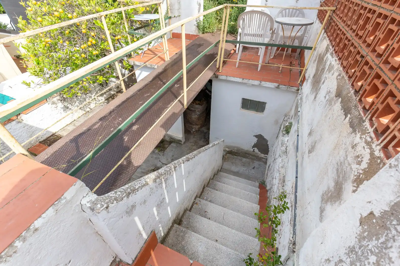 Casa adosada en venta en Esplugues de Llobregat con Calefacción, Terraza y Alarma