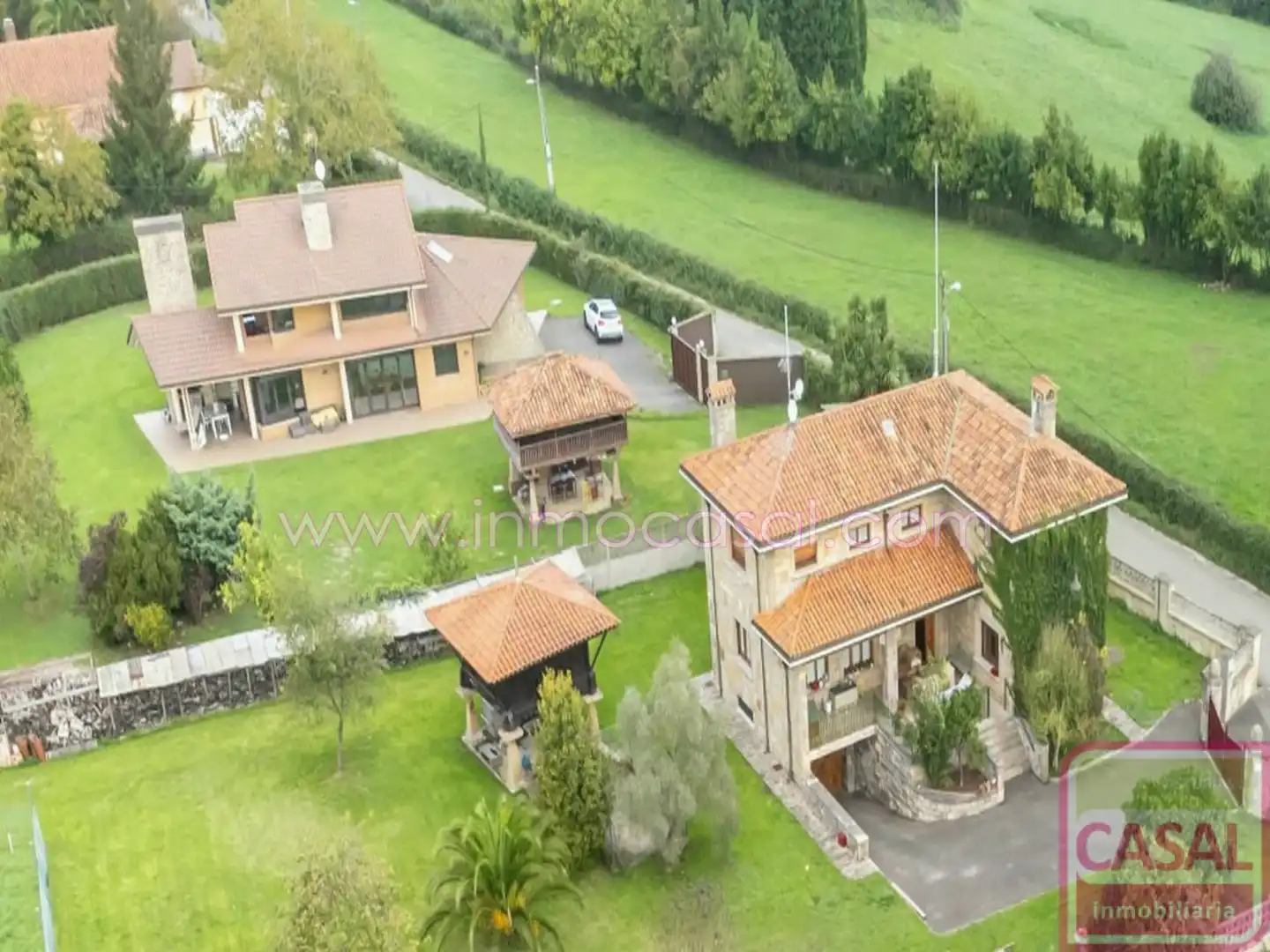 Vista exterior de Casa o xalet en venda en Gijón  amb Calefacció