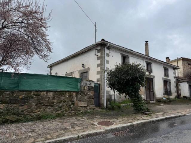 Casa-chalet en Venta en Carretera en Piñuécar-Gandullas