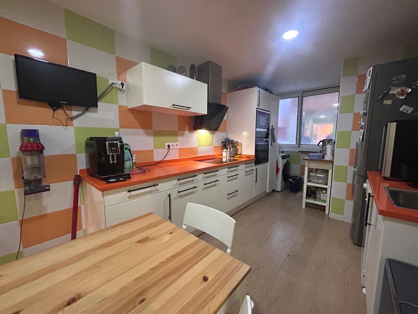 Cuina de Pis en venda en El Molar (Madrid) amb Aire condicionat, Calefacció i Jardí privat