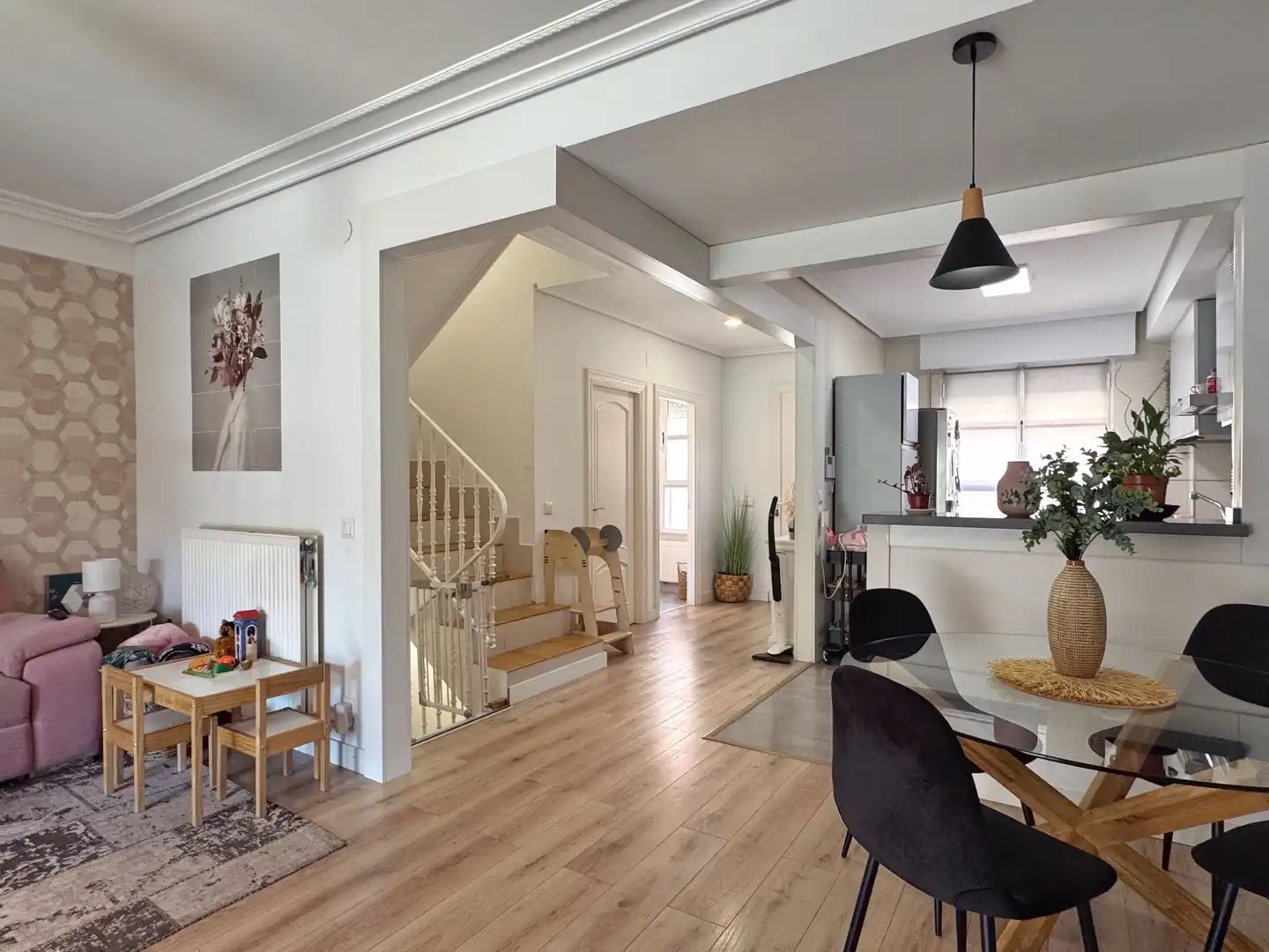 Casa adosada en venta en Lardero con Aire acondicionado, Calefacción y Jardín privado