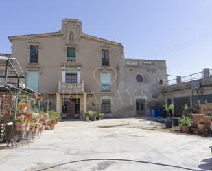 Vista exterior de Finca rústica en venda en Sant Boi de Llobregat amb Calefacció, Jardí privat i Terrassa