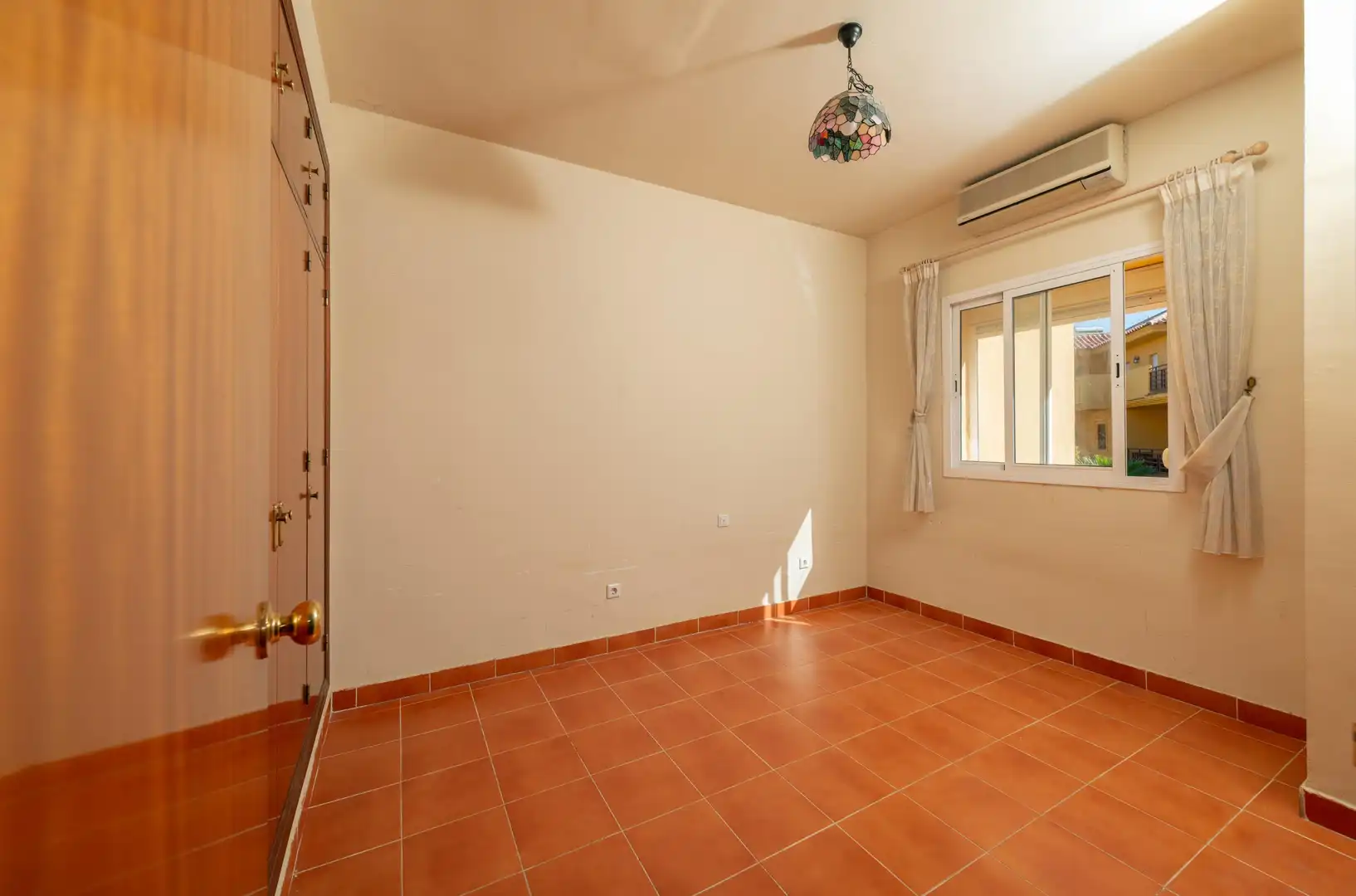 Casa adosada en venda en Estepona amb Aire condicionat, Calefacció i Jardí privat