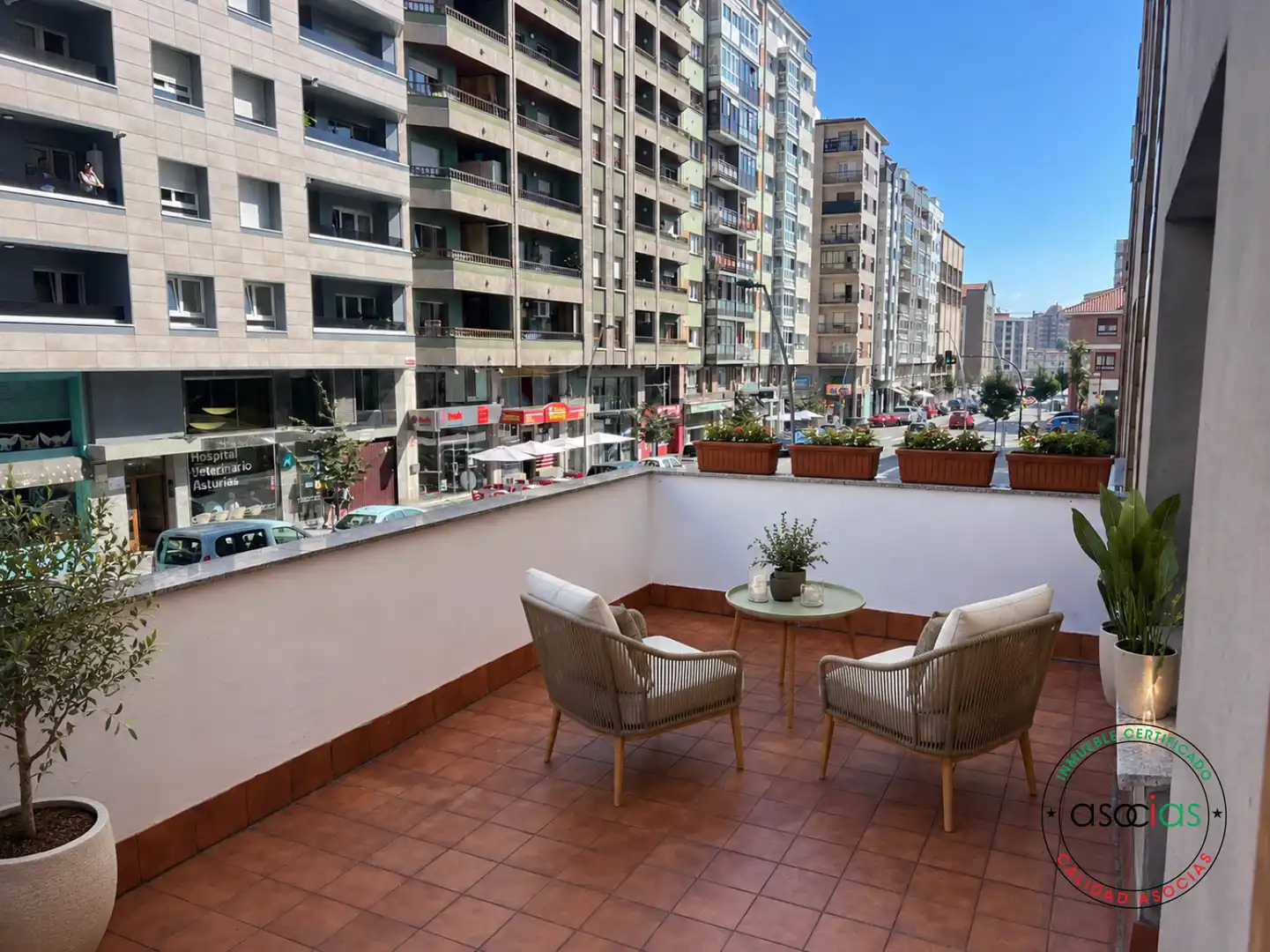 Terrassa de Pis en venda en Gijón  amb Calefacció, Jardí privat i Parquet