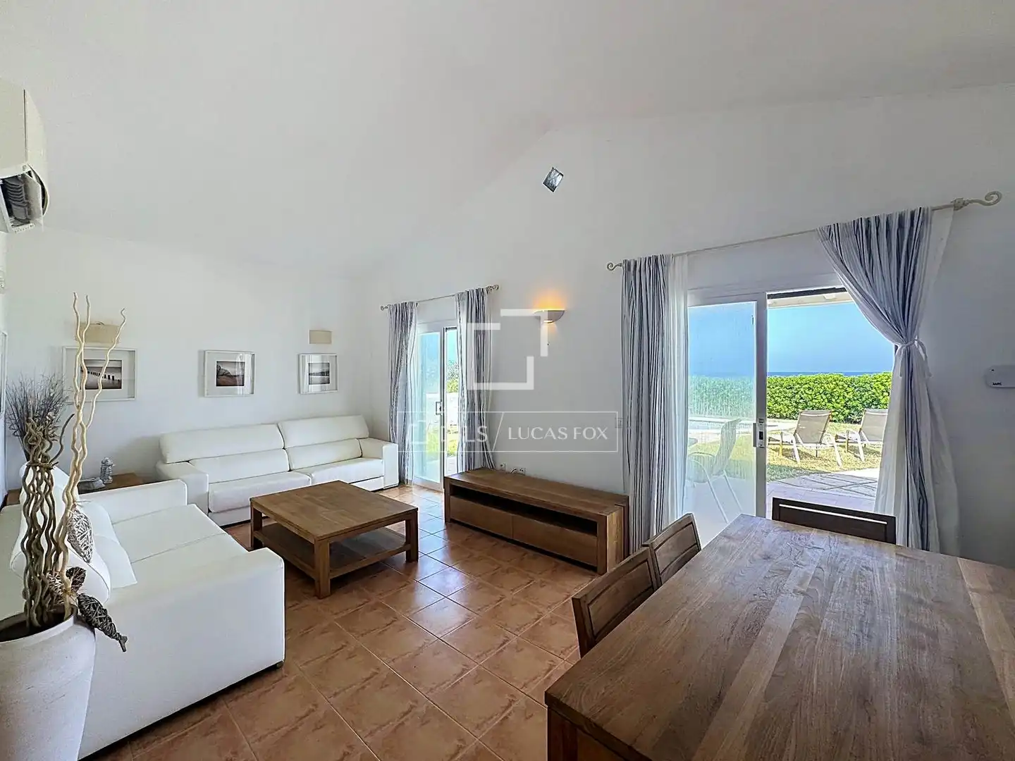 Sala d'estar de Casa o xalet en venda en Ciutadella de Menorca amb Aire condicionat, Jardí privat i Piscina