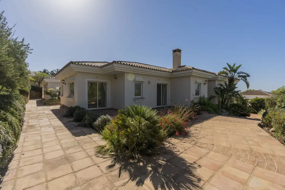 Vista exterior de Casa o chalet en venta en Mijas con Aire acondicionado, Calefacción y Jardín privado