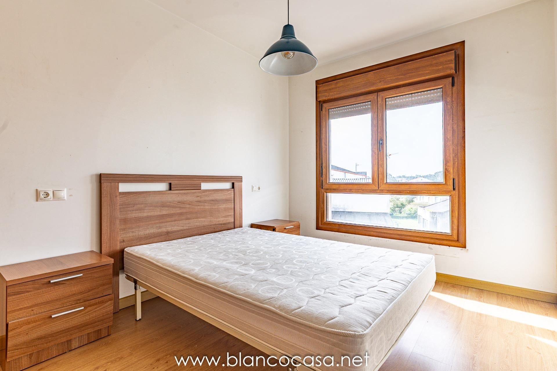 Habitación de Piso en venta en Carballo con Balcón