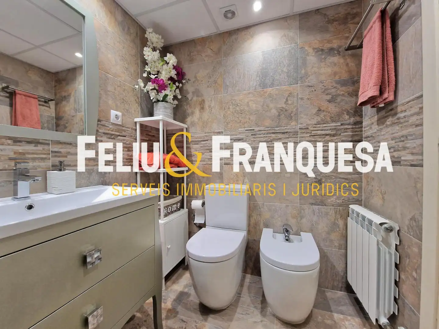Bathroom of Flat for sale in Sant Cugat del Vallès  with Heating, Terrace and Storage room