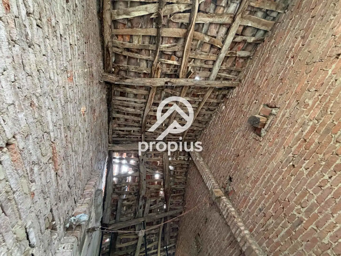 Casa adosada en venta en Llanes con Calefacción, Trastero y Amueblado