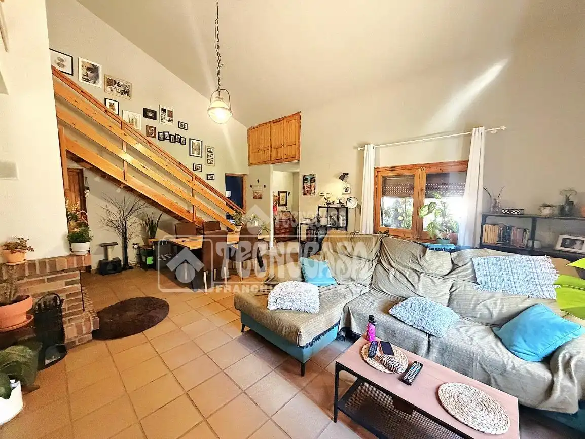 Sala d'estar de Casa o xalet en venda en Arcas del Villar amb Calefacció, Jardí privat i Traster