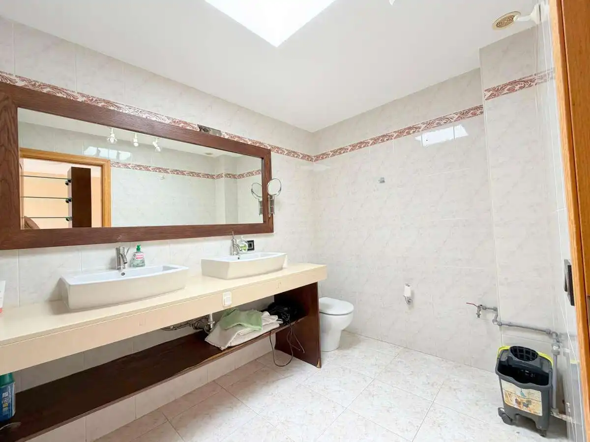 Badezimmer von Wohnungen zum Verkauf in Teguise mit Gemeinschaftspool