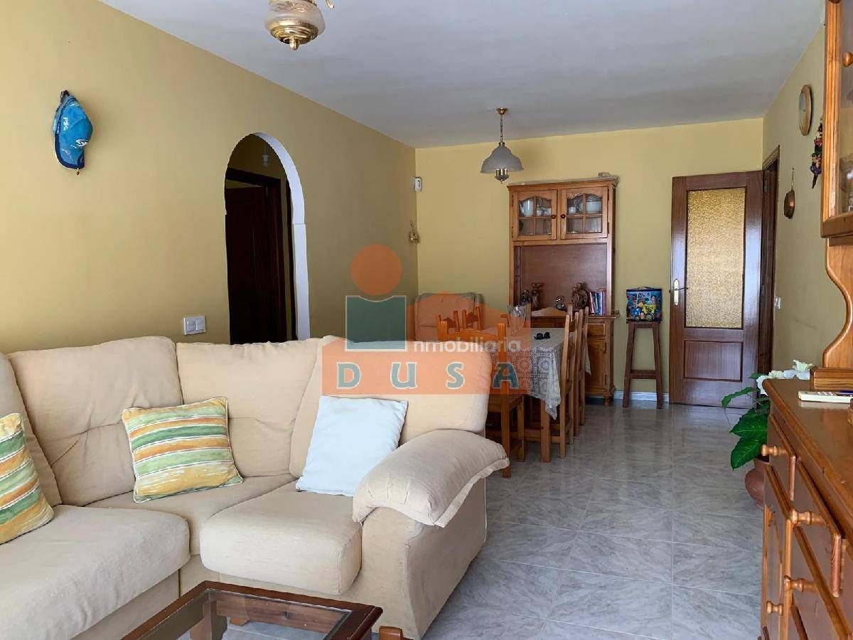 Sala d'estar de Pis en venda en Marbella amb Aire condicionat i Terrassa