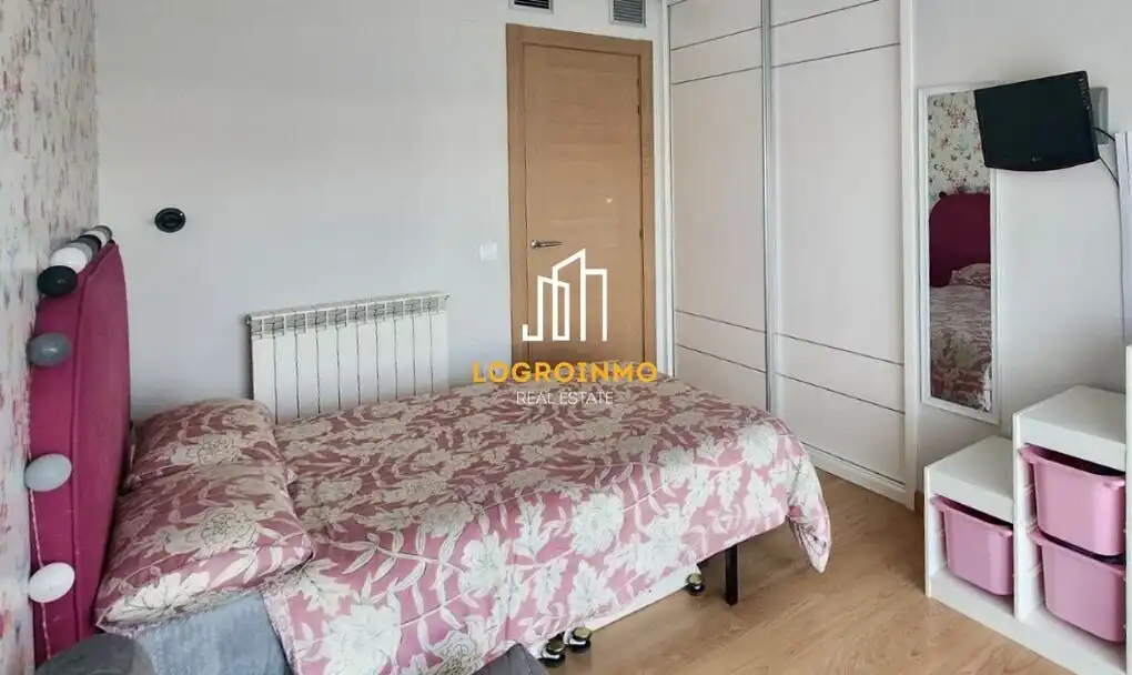 Schlafzimmer von Wohnung zum Verkauf in  Logroño mit Klimaanlage, Heizung und Terrasse