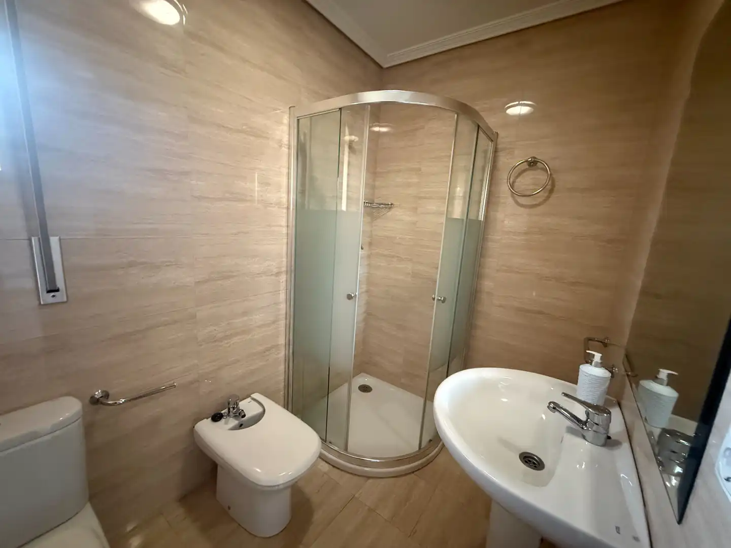 Bathroom of Houses for rent in Córdoba  with Air Conditioner, Heating and Private garden