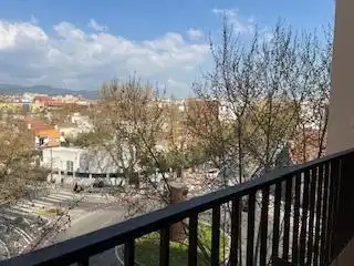 Vista exterior de Apartamento en venta en Reus con Parquet, Amueblado y Balcón