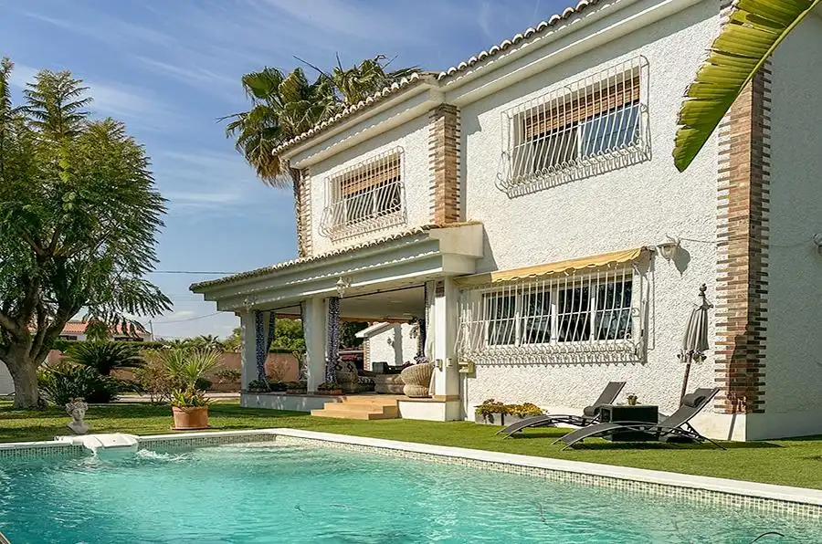 Xalet amb piscina en venda a Centro, imagen 2