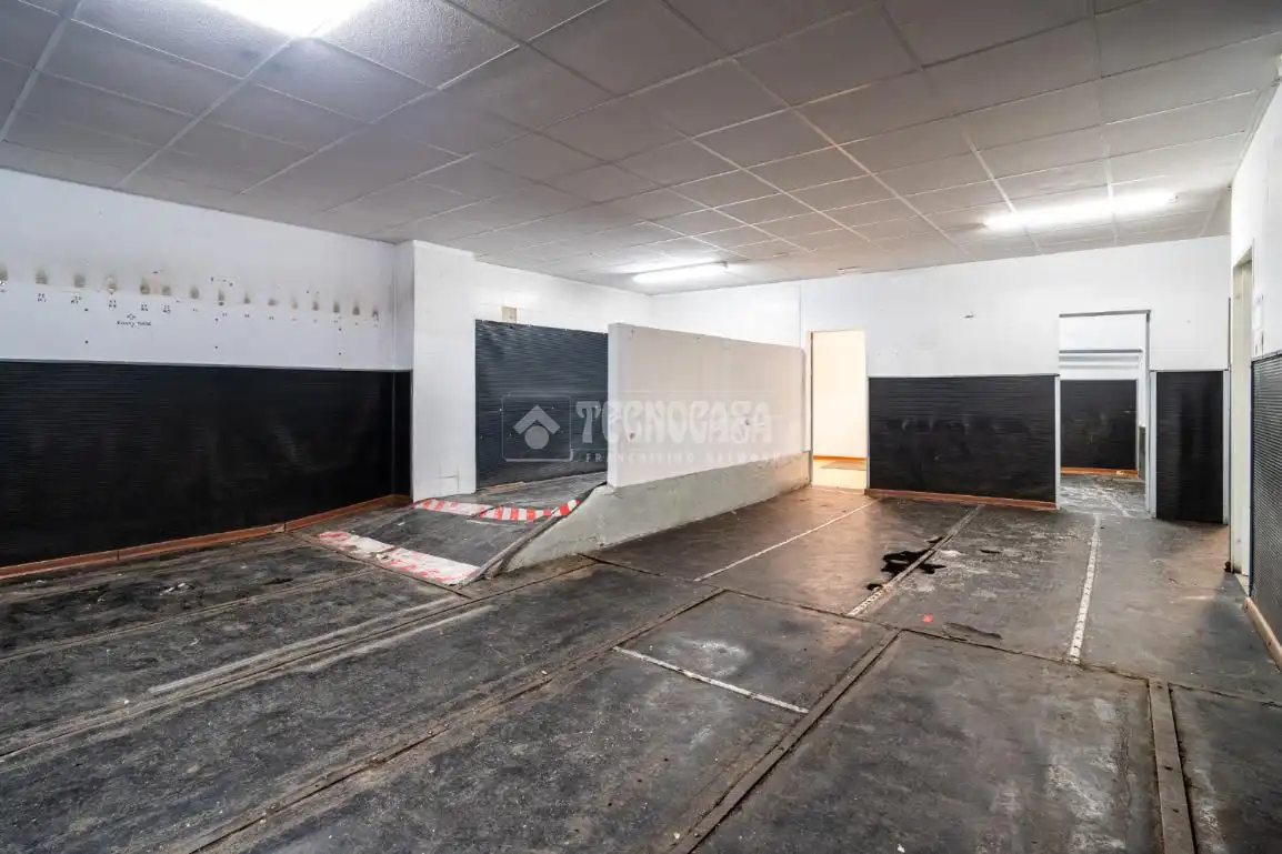 Local comercial en venda a Centro, imagen 2