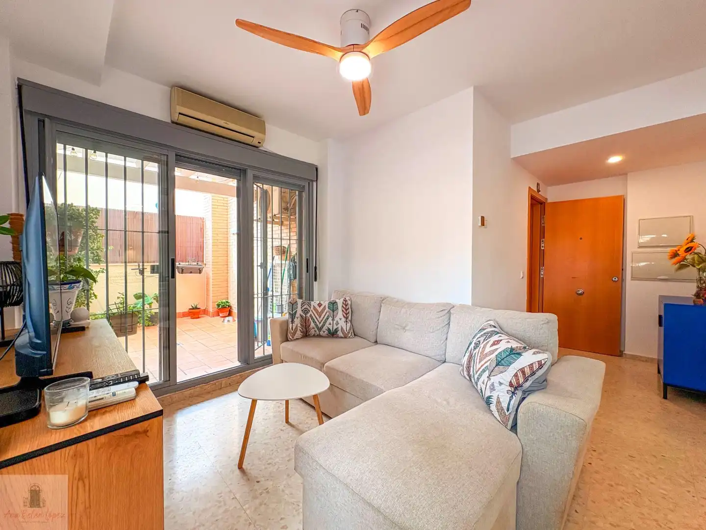 Living room of Apartments for sale in Carretera de Sevilla - Los Montitos