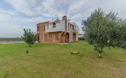 Vista exterior de Casa o xalet en venda en Ayamonte amb Calefacció, Jardí privat i Terrassa