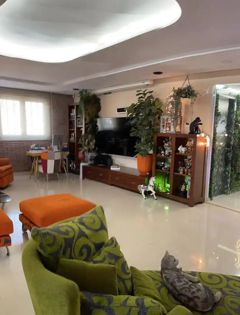 Sala d'estar de Àtic en venda en Melilla amb Aire condicionat, Jardí privat i Parquet