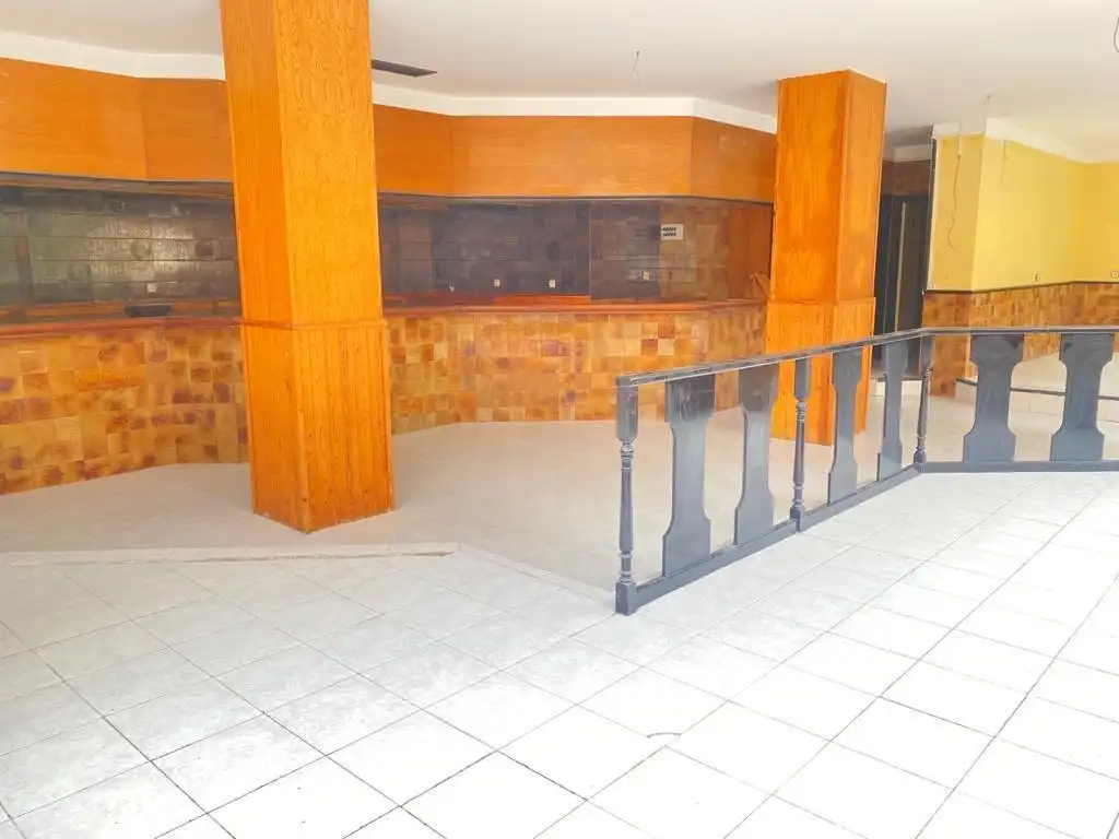 Local comercial en alquiler en Centro Urbano - Hirigunea, imagen 2