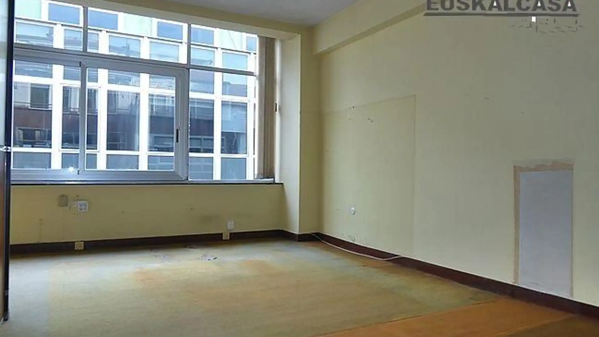 Oficina de alquiler en Bilbao  con Calefacción