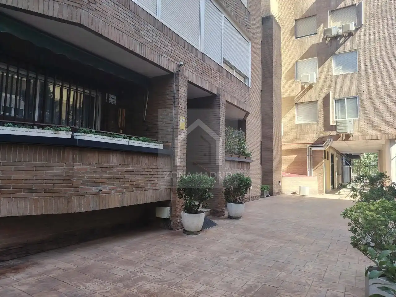 Vista exterior de Piso en venta en Madrid con Terraza