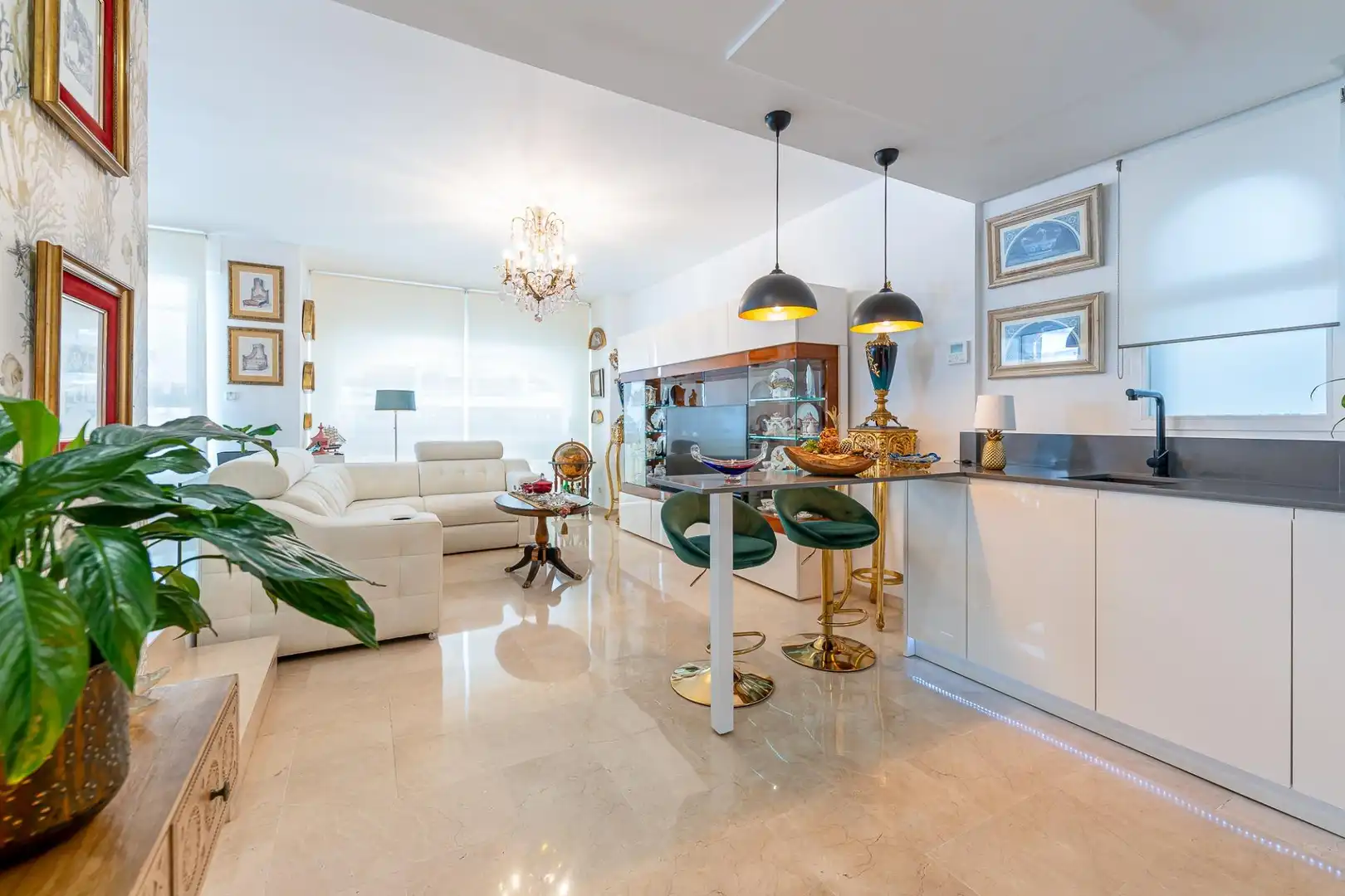 Sala de estar de Apartamento en venta en Benalmádena con Aire acondicionado, Calefacción y Terraza