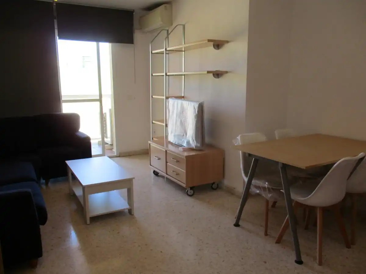 Wohnung zur Miete in Avenida PLUTARCO, El Cónsul - Ciudad Universitaria - El Romeral