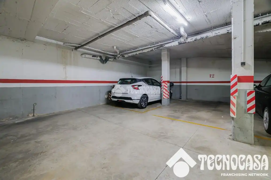 Parking de Piso en venta en Rubí con Aire acondicionado, Calefacción y Parquet