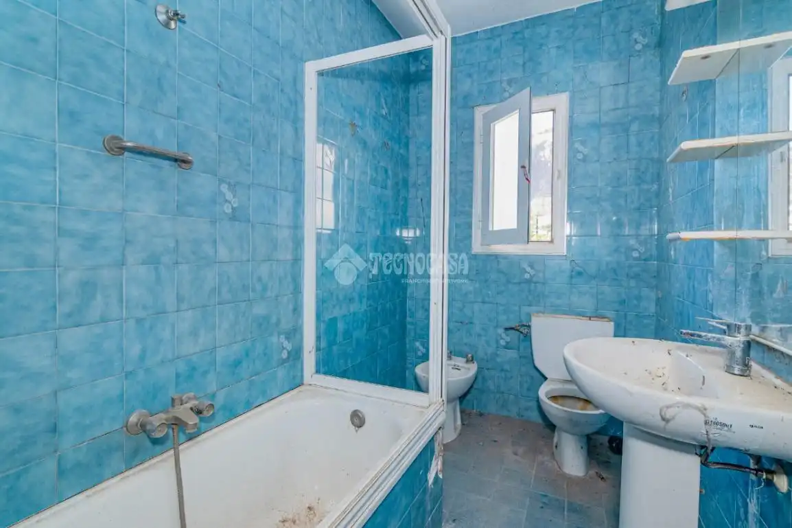 Bathroom of Houses for sale in Loja, Granada