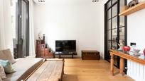 Living room of Apartment for sale in  Barcelona Capital  with Air Conditioner, Parquet flooring and Terrace