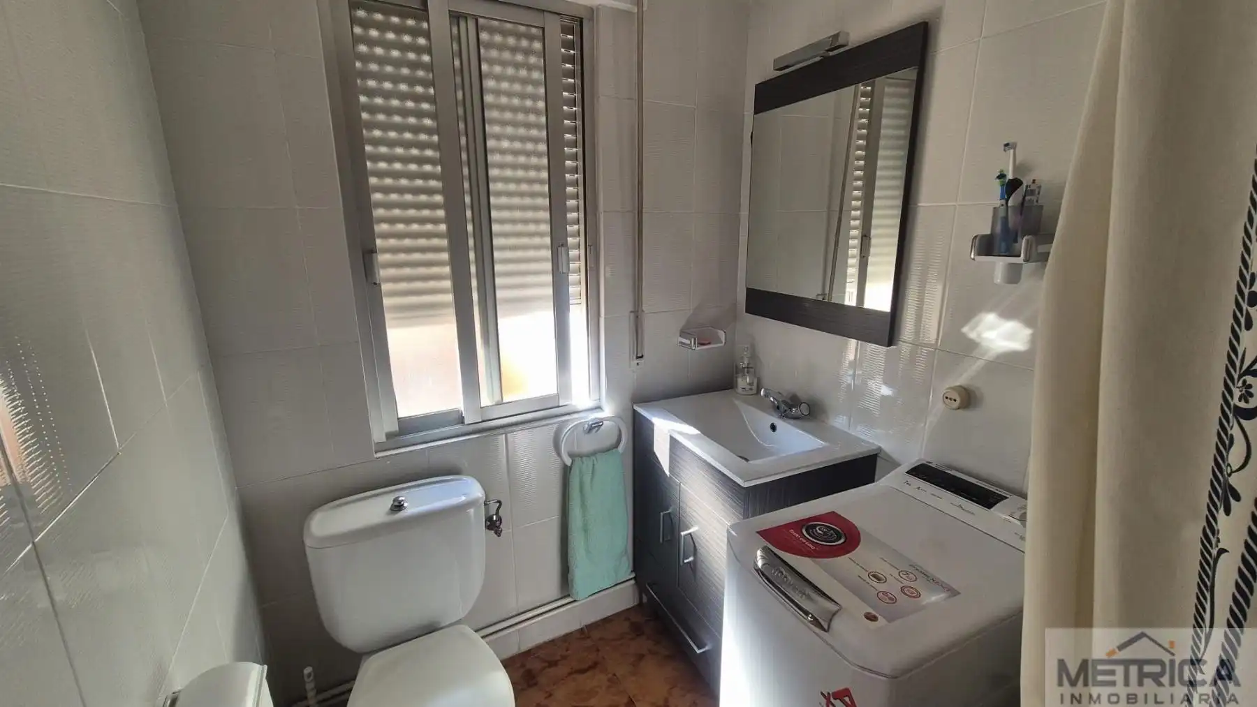 Bathroom of Flat for sale in Salamanca  with Air Conditioner, Heating and Terrace